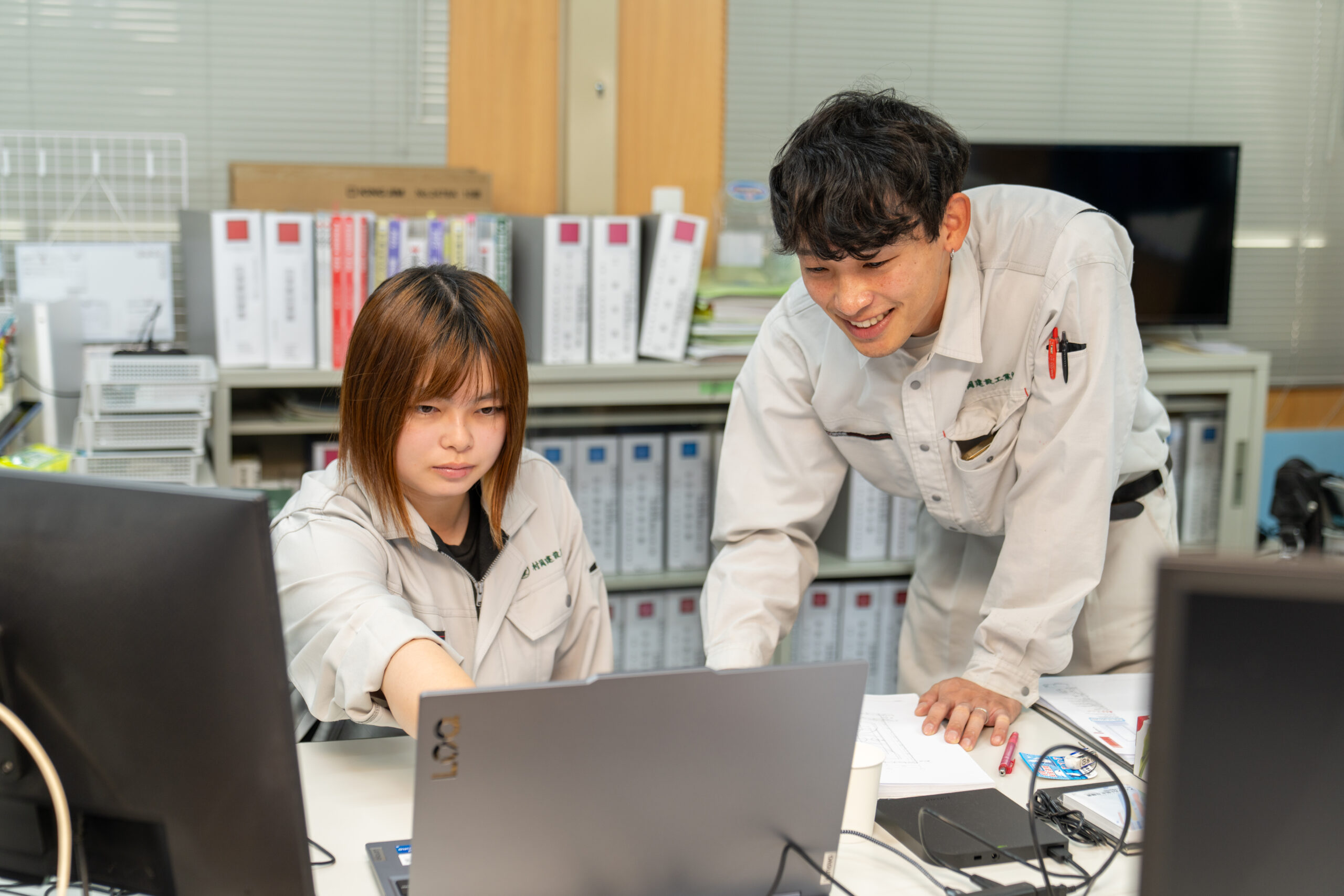 写真：内勤の様子2