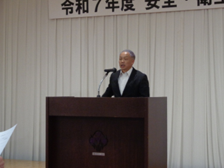 写真：挨拶の様子4