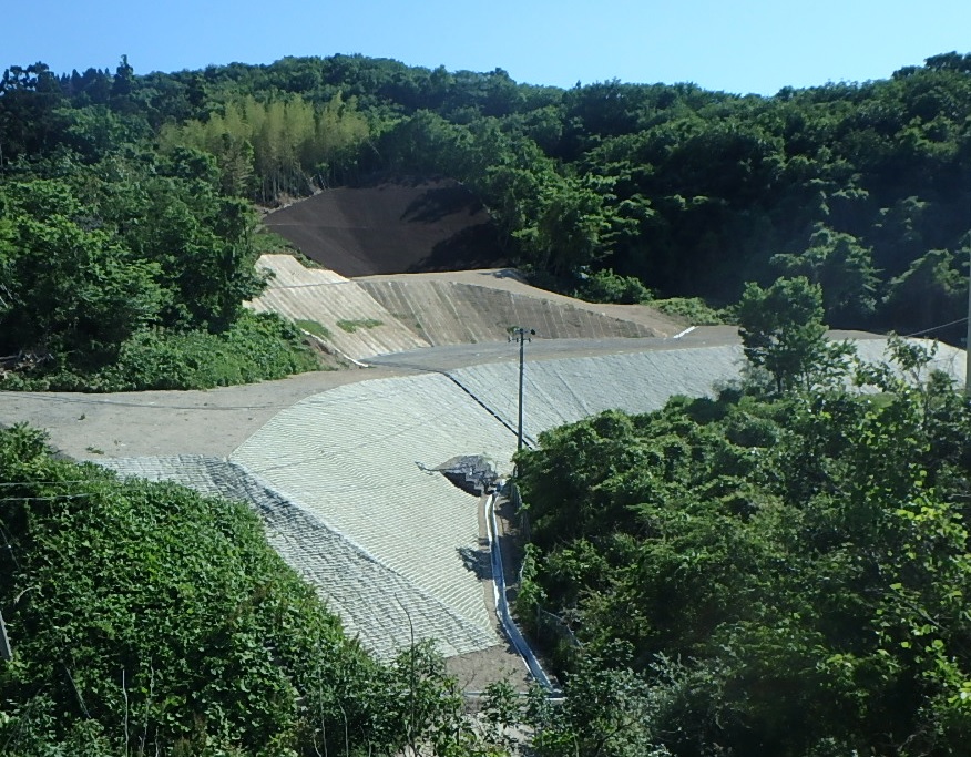 写真：法定外道路道路災害復旧工事